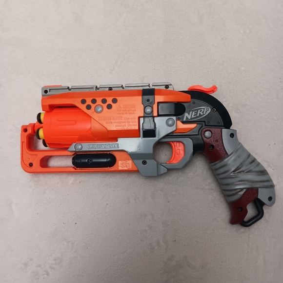 NERF Gun "Zombie Strike" with Accessories - Picture 3 of 4